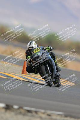 media/Sep-11-2022-SoCal Trackdays (Sun) [[81b7e951af]]/Turn 14 (1130am)/